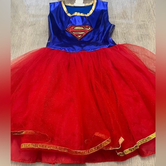 🩷 3/$20 Supergirl dress size 6 little girls, red tutu skirt dress ((missing cape - Picture 8 of 10